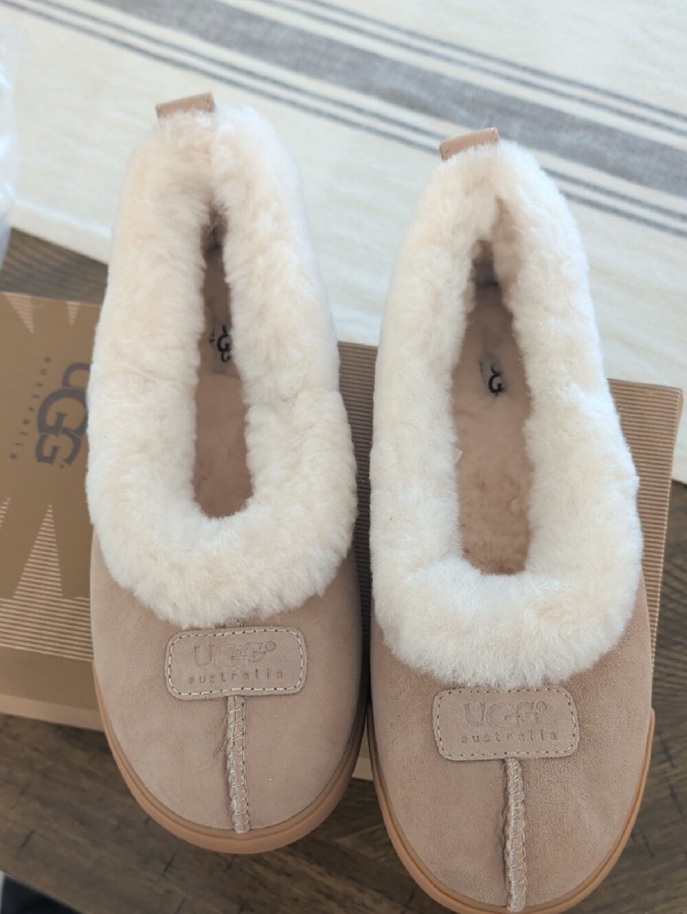 NWT UGG Rylan Slippers - Picture 3 of 4